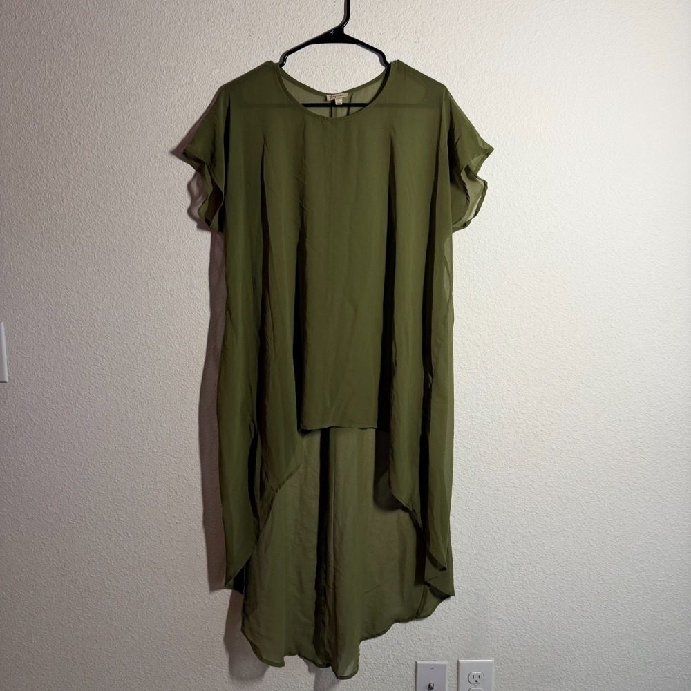 Lily White Tunic Top Womens‎ Medium Olive Green Sheer High Low Hem Short Sleeve
